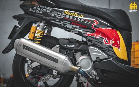 Honda SH 300i lên tem độ Red Bull cực cháy