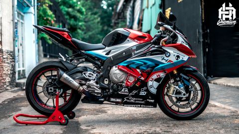 BMW S1000RR Trong bộ tem độ HP4 cực ngầu đến từ AK Premium