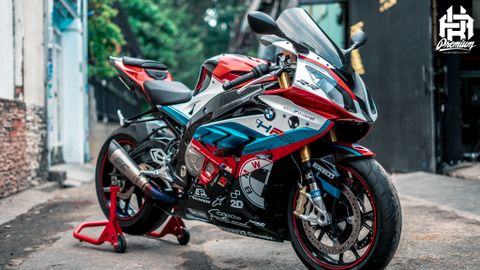 BMW S1000RR Trong bộ tem độ HP4 cực ngầu đến từ AK Premium