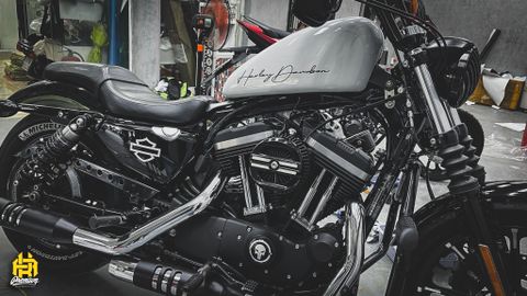 Harley Davidson Iron 883 Trắng ngọc trai