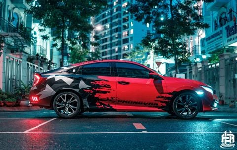 Honda Civic tem thể thao