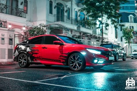 Honda Civic tem thể thao