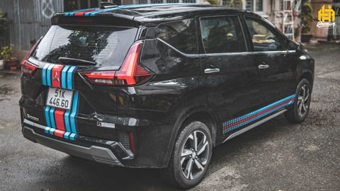 Tem xe SUV Mitsubishi lên tem rời Martini