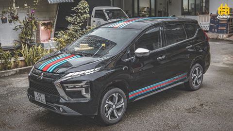 Tem xe SUV Mitsubishi lên tem rời Martini
