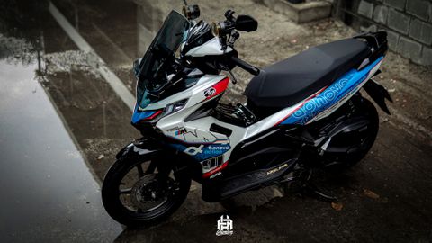 Honda AirBlade lên tem trùm trắng ngọc trai thể thao