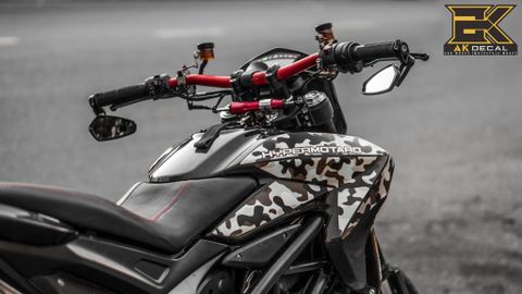  Tem xe Ducati Hypermotard 939 - 002 