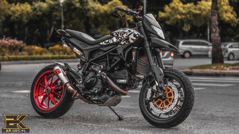  Tem xe Ducati Hypermotard 939 - 002 