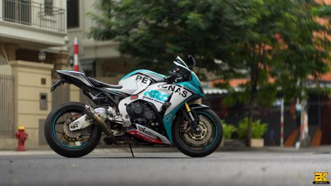decal xe petronas