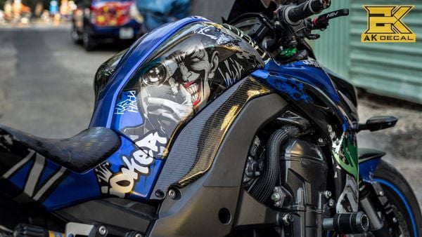 tem Kawasaki Z1000