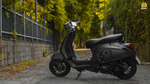 Vespa Sprint dán đổi màu đen mờ cực chất