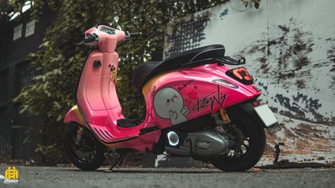 Vespa Sprint dán đổi màu hồng siêu cute