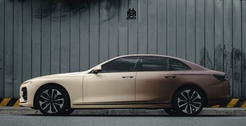 Vinfast Lux A đổi màu cafe sữa