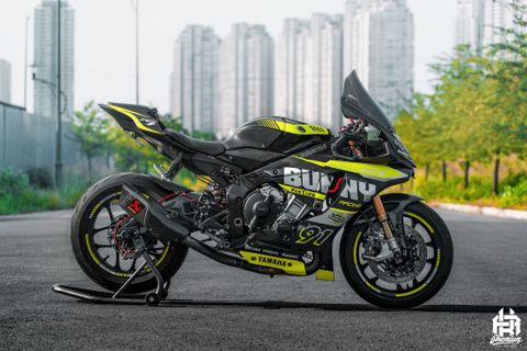 Yamaha R1 của Thành Thỏ lên tem trùm Bunny trong bộ ảnh mới cực chất