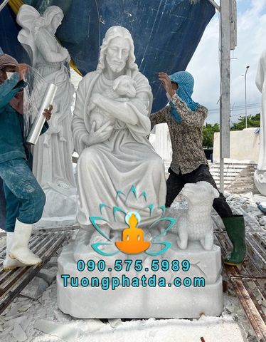 Tượng Chúa Chiên Lành Bằng Đá Nguyên Khối Đẹp Tại Lâm Đồng