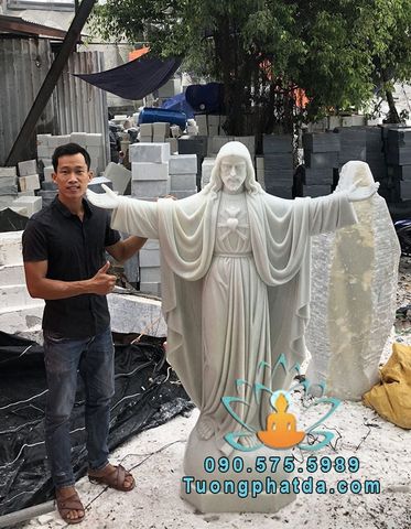 Chế Tác Tượng Chúa Kito Vua Bằng Đá Non Nước Cao 1.8m