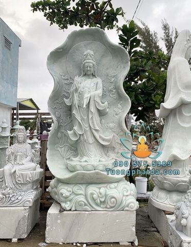 Tượng Phật Bà Quan Âm Đứng Lá Sen Bằng Đá