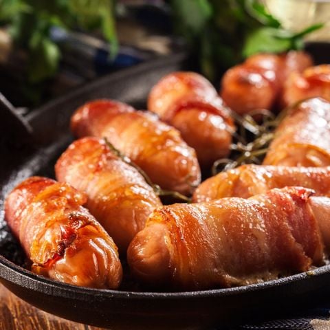  Thịt heo cuộn xúc xích (12 miếng) 