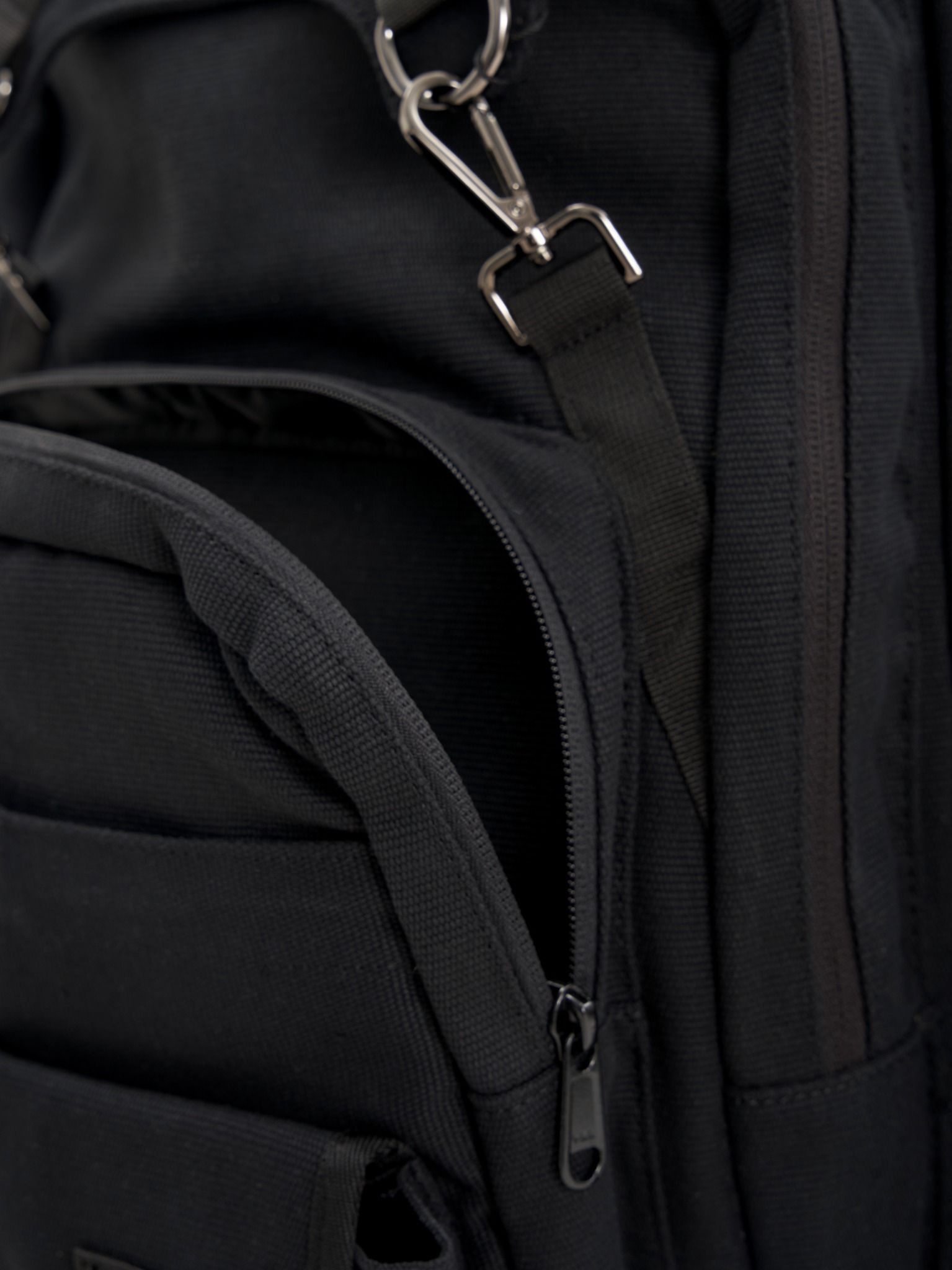  NEOPRENE UTILITY BACKPACK - ĐEN 