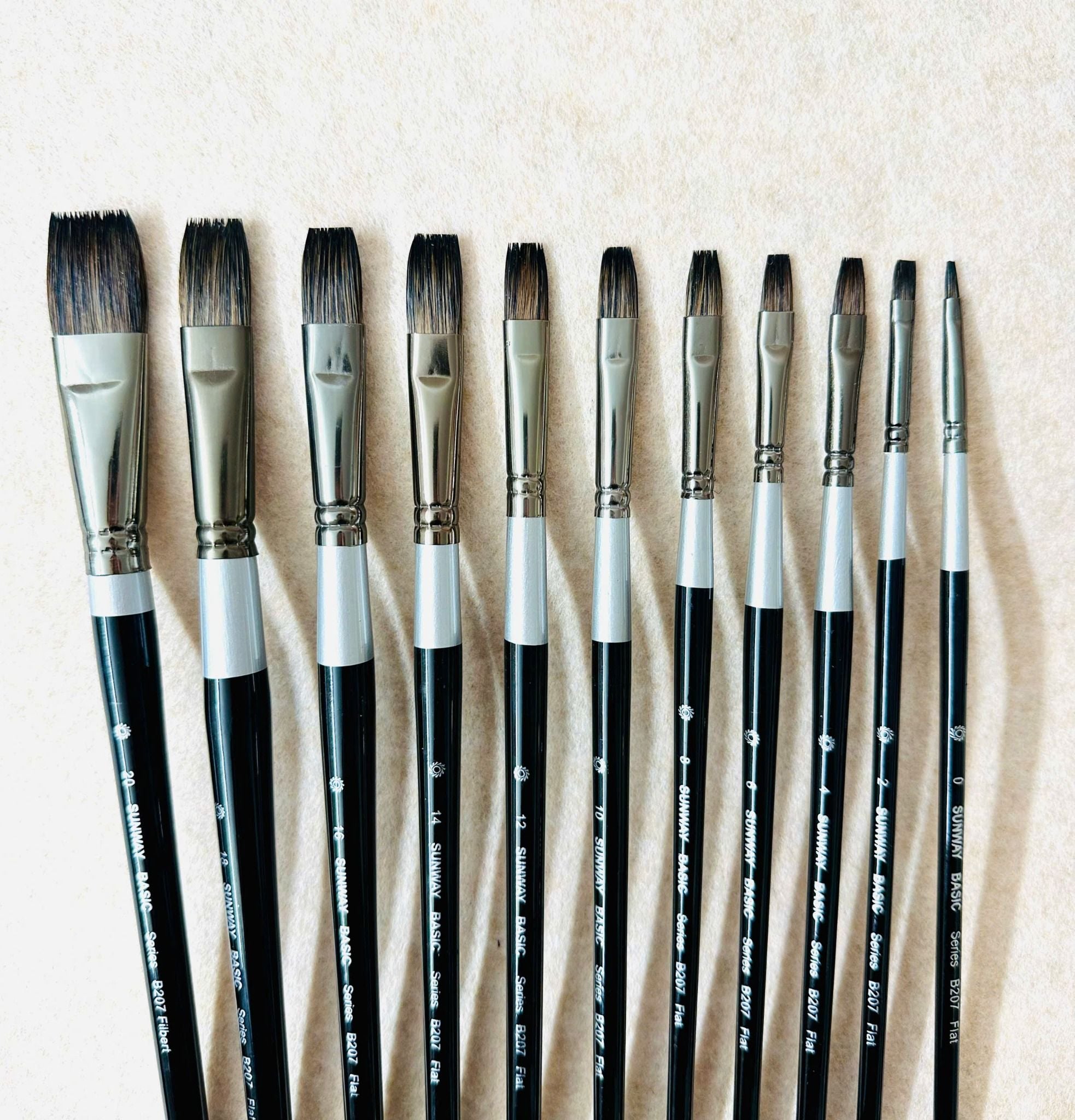 Cọ SUNWAY đầu cán đen lông sóc B207 - bằng