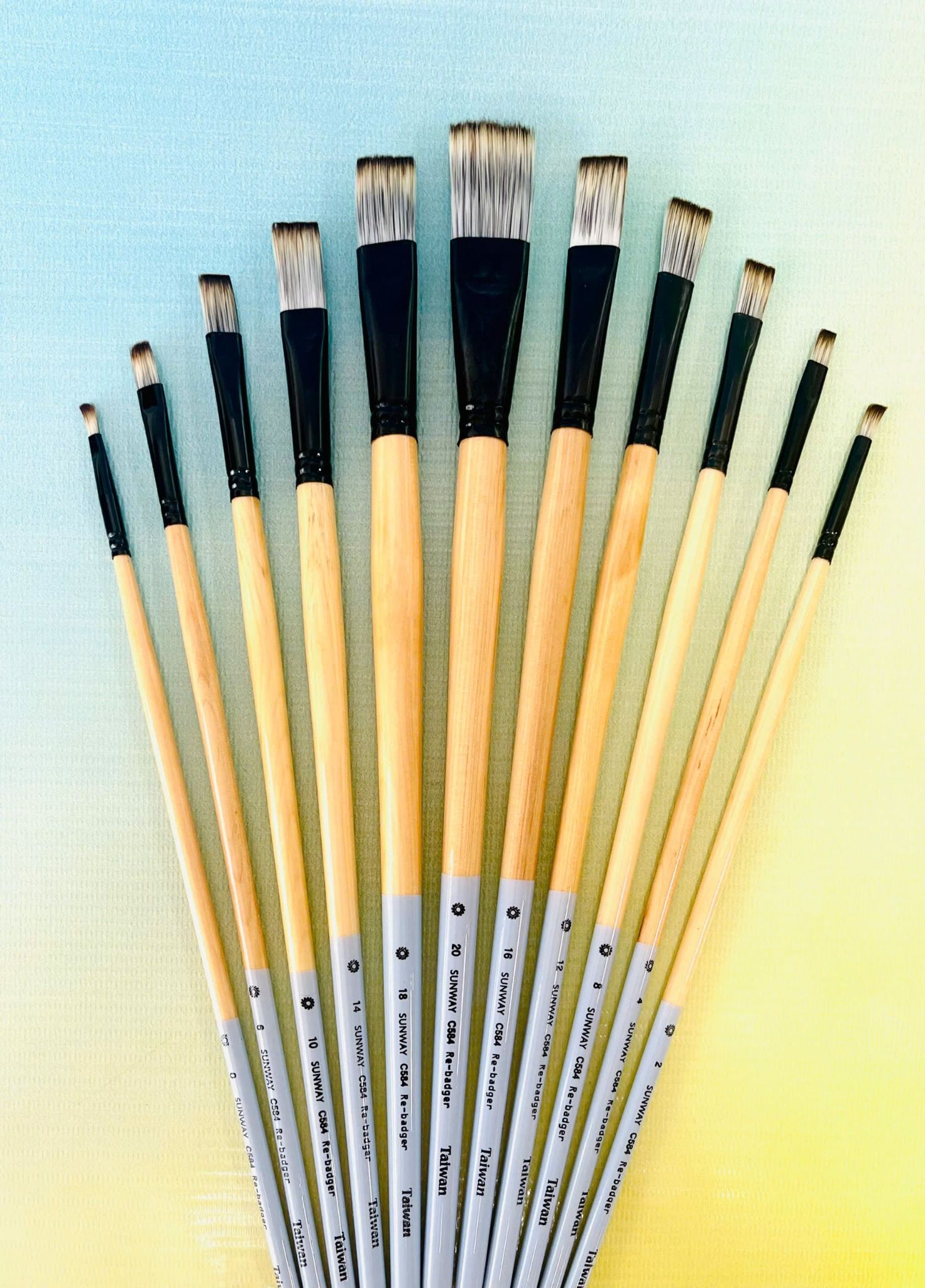 Cọ SUNWAY thân xanh pastel đầu bằng lông nhân tạo C584