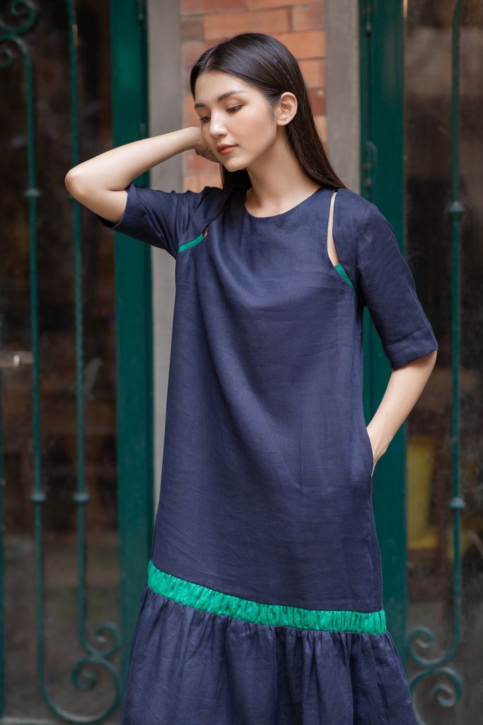 Váy cộc tay hở vai