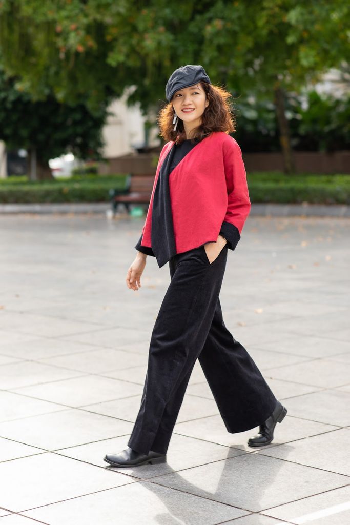 QUẦN NHUNG SUÔNG XẺ GẤU -  ĐEN