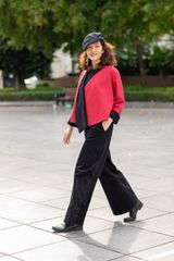 QUẦN NHUNG SUÔNG XẺ GẤU -  ĐEN