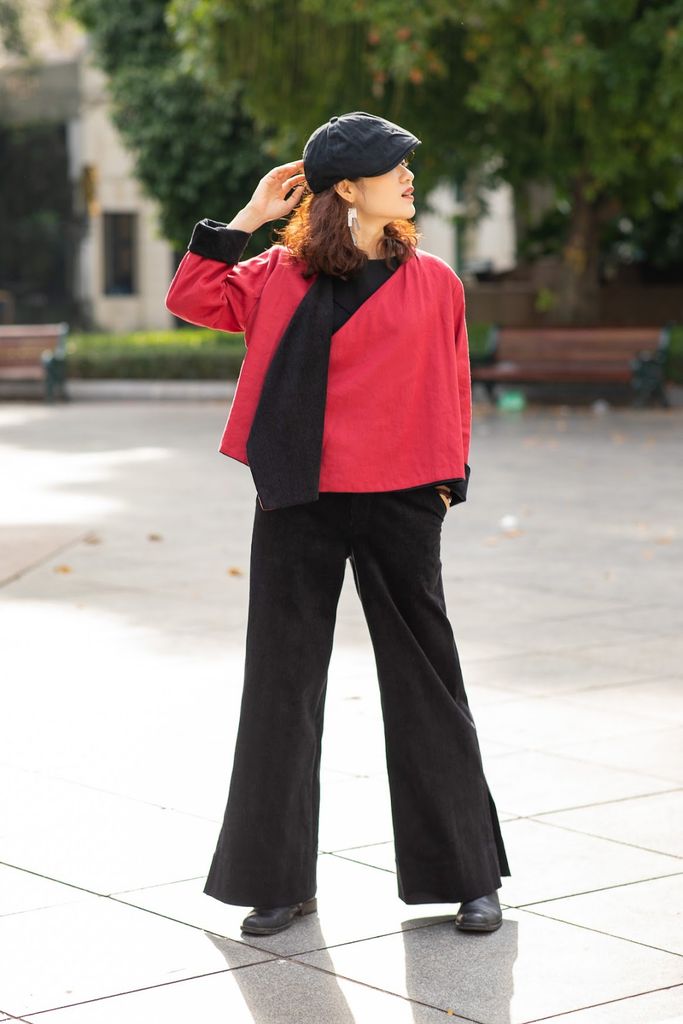 QUẦN NHUNG SUÔNG XẺ GẤU -  ĐEN