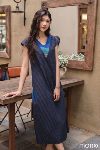 Váy midi cổ V kẻ sọc - Linen