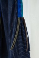 Váy midi cổ V kẻ sọc - Linen