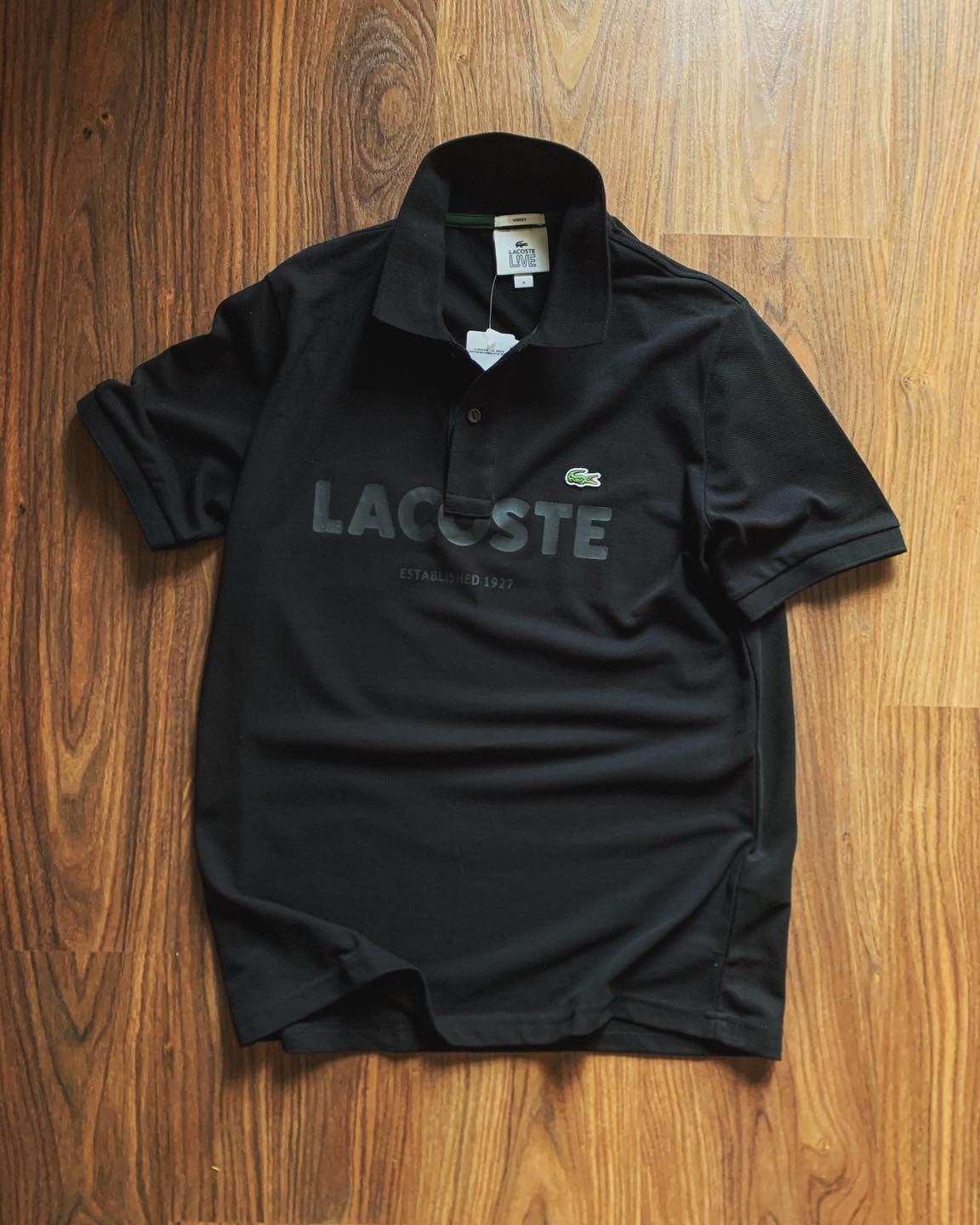 Polo Lacoste trơn chữ ngực nhung