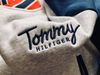 Bomber nỉ Tommy thêu chữ