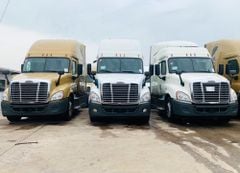 XE ĐẦU KÉO MỸ FREIGHLINER ĐỘNG CƠ DD15