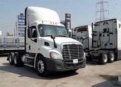 ĐẦU KÉO MỸ 0 GIƯỜNG FREIGHLINER