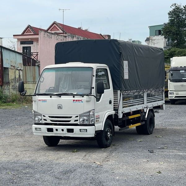 XE TẢI ISUZU VM 2.4 TẤN THÙNG 4M3