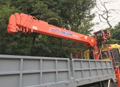 Xe Cẩu 8 Tấn Dongfeng 4 Chân 13.7 Tấn