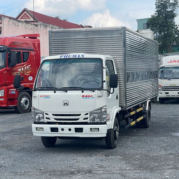 XE TẢI ISUZU VM 1.9 TẤN THÙNG KÍN 5M2 NK490LL9