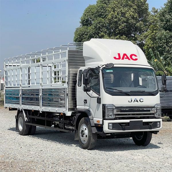 XE TẢI JAC N800 PLUS E5 8 TẤN THÙNG 7M6
