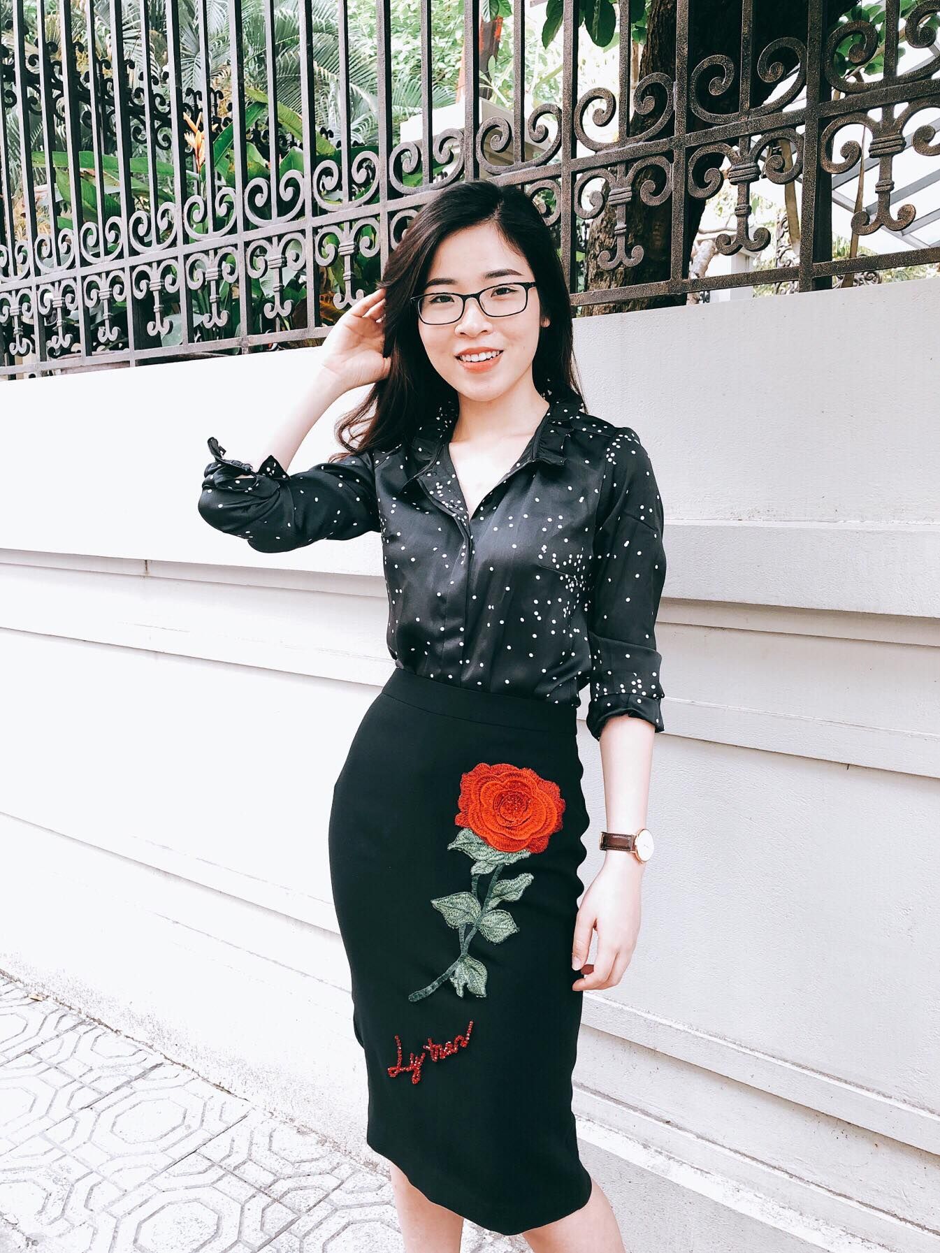 Đầm đen gấm xòe thêu hoa hồng  Quần Áo Xưởng May ANN