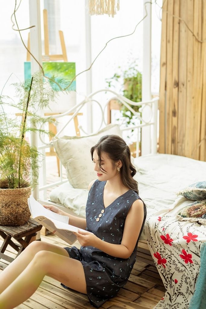 Bộ đồ đùi thiết kế 3 nút hoa nhí xanh