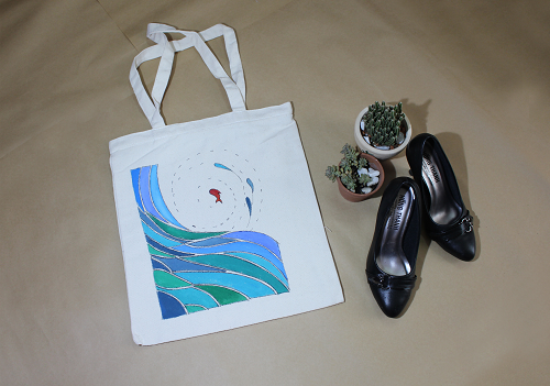 Túi họa tiết cá và sóng biển