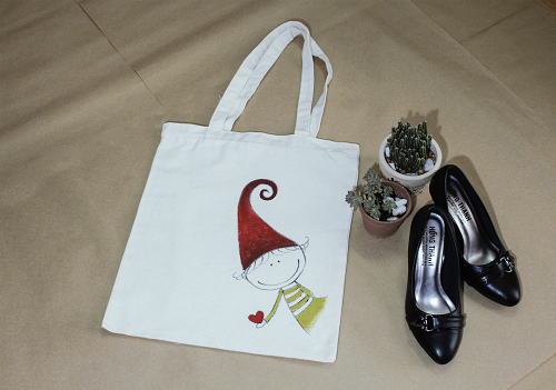 Túi họa tiết chú hề cầm quả tim