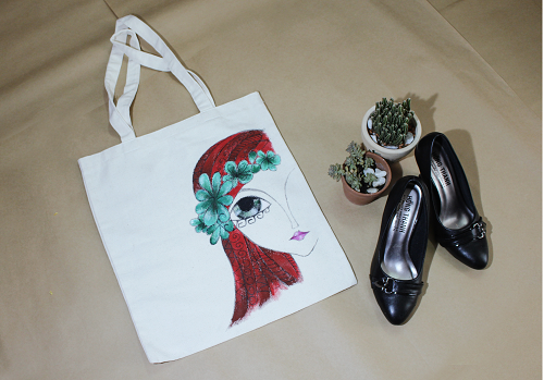 Túi họa tiết cô gái gài hoa xanh