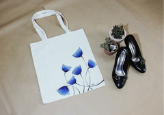 Túi họa tiết những búp hoa xanh