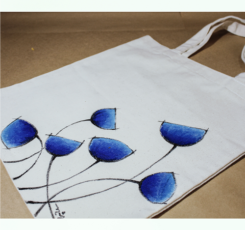 Túi họa tiết những búp hoa xanh