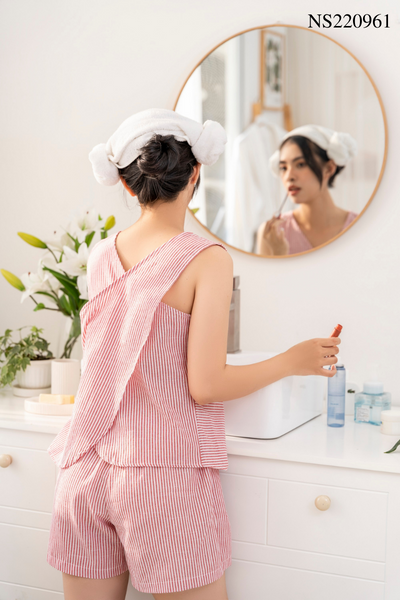 Đồ bộ đùi không tay sọc đỏ vạt chéo sau lưng NS220961