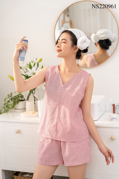 Đồ bộ đùi không tay sọc đỏ vạt chéo sau lưng NS220961