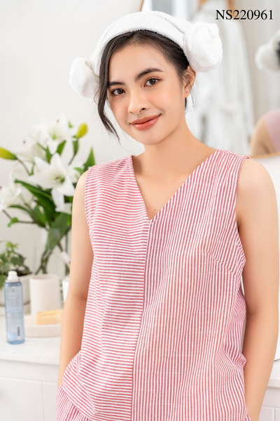 Đồ bộ đùi không tay sọc đỏ vạt chéo sau lưng NS220961