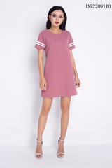 Đầm suông phối sọc hồng ĐS2209110