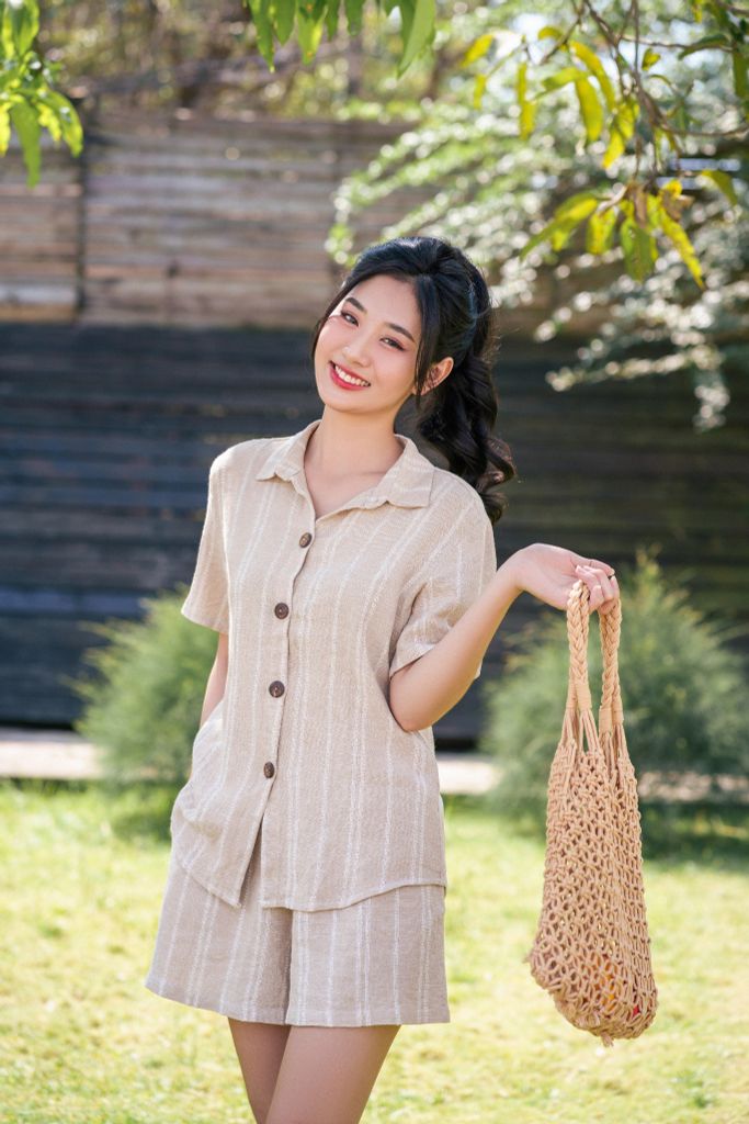 Đồ bộ đùi có tay sơ mi sọc kem